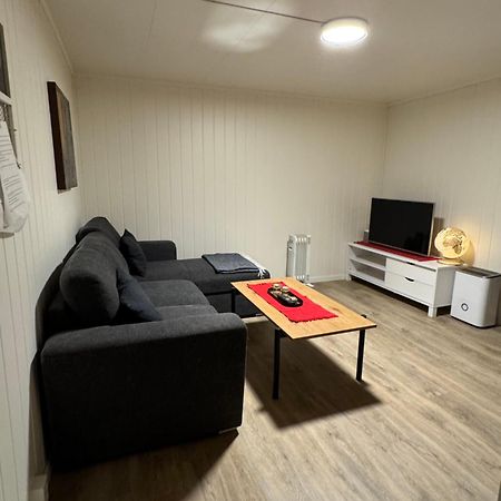 Liten Eldre Og Koselig Studiohybel Svolvær Exterior photo